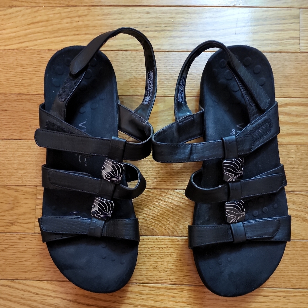 Vionic Amber Strappy Sandals